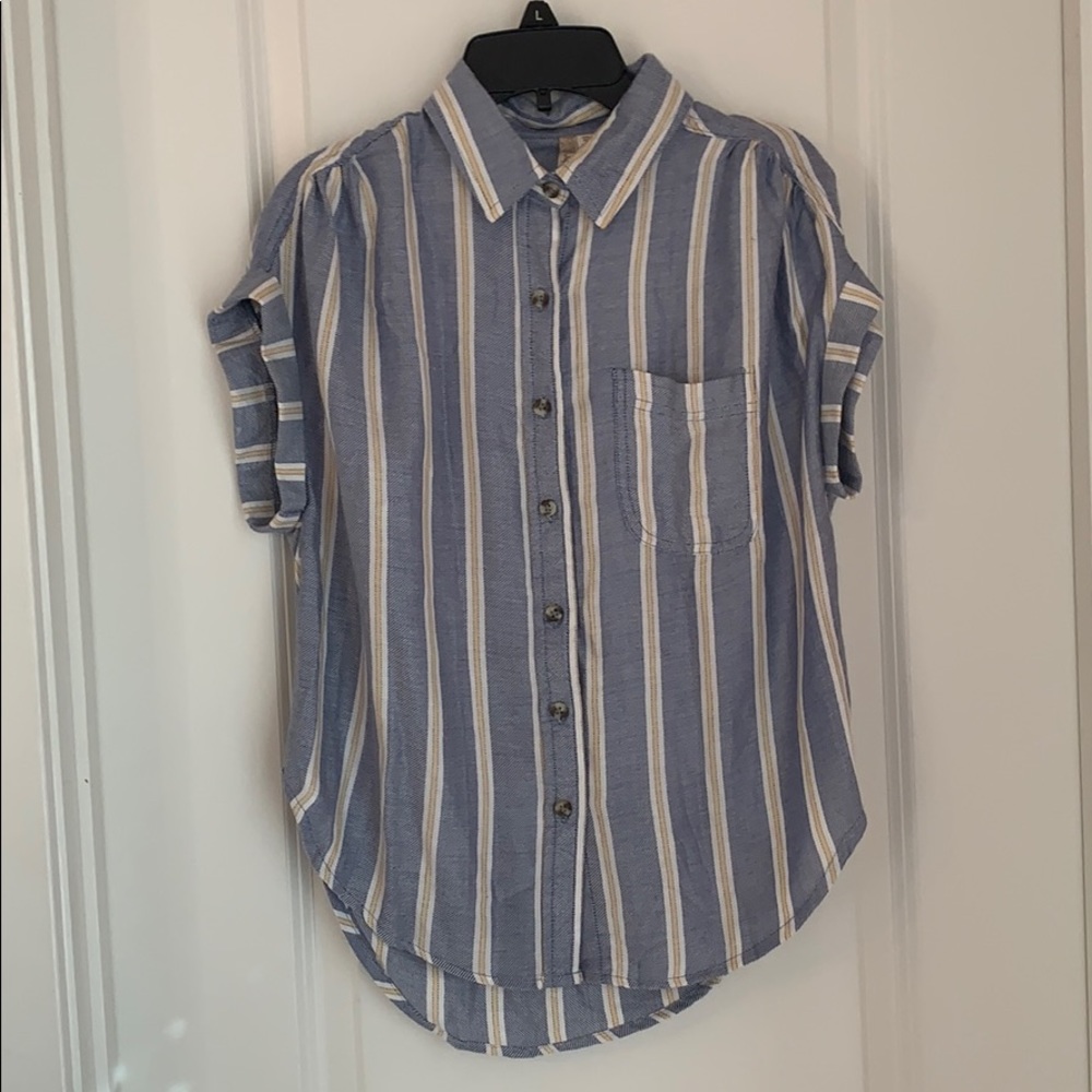 super cute japna button up!